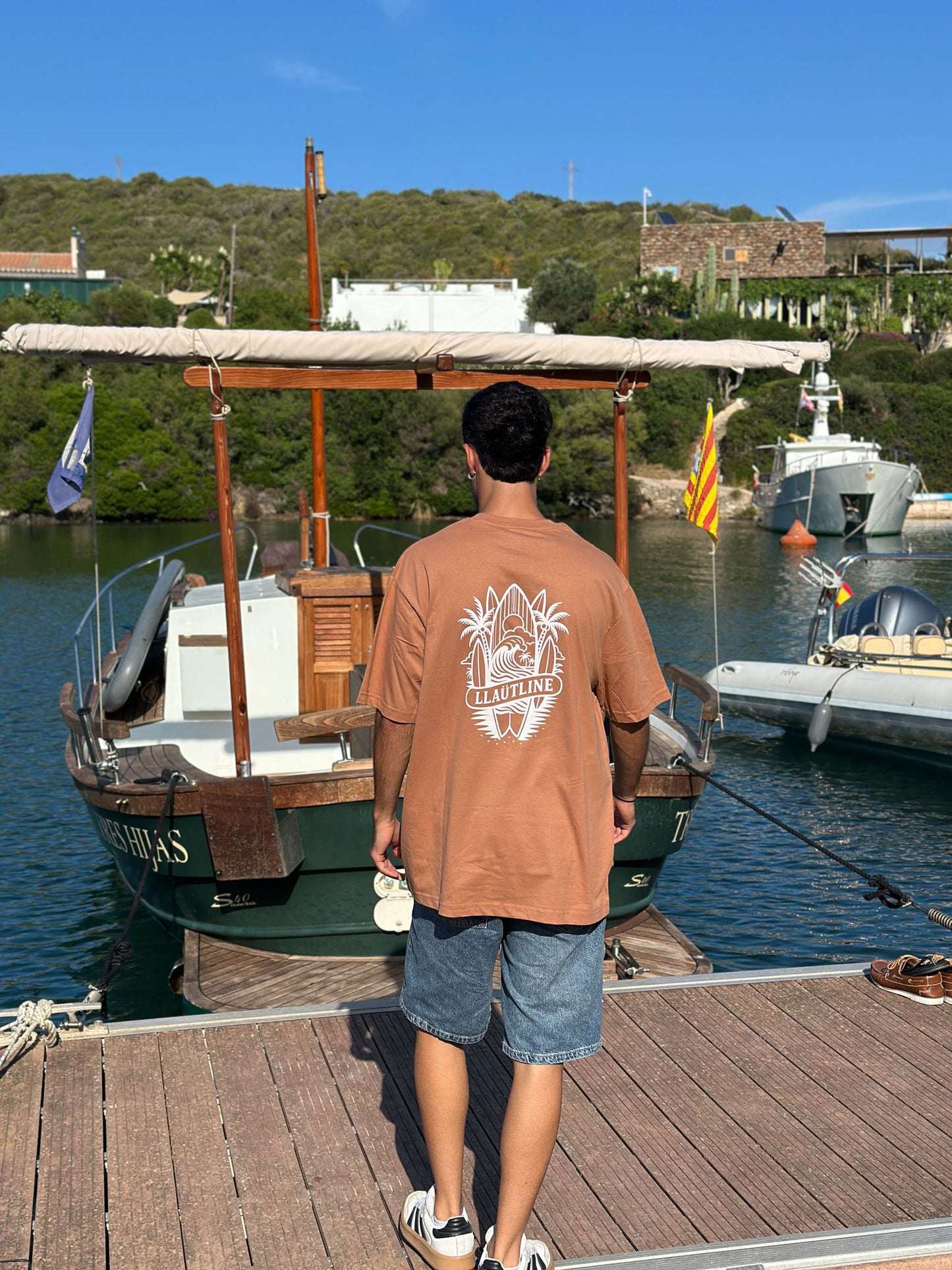 Camiseta Oversize color tierra | Llaüt Line Urban | Estilo Náutico Mediterráneo