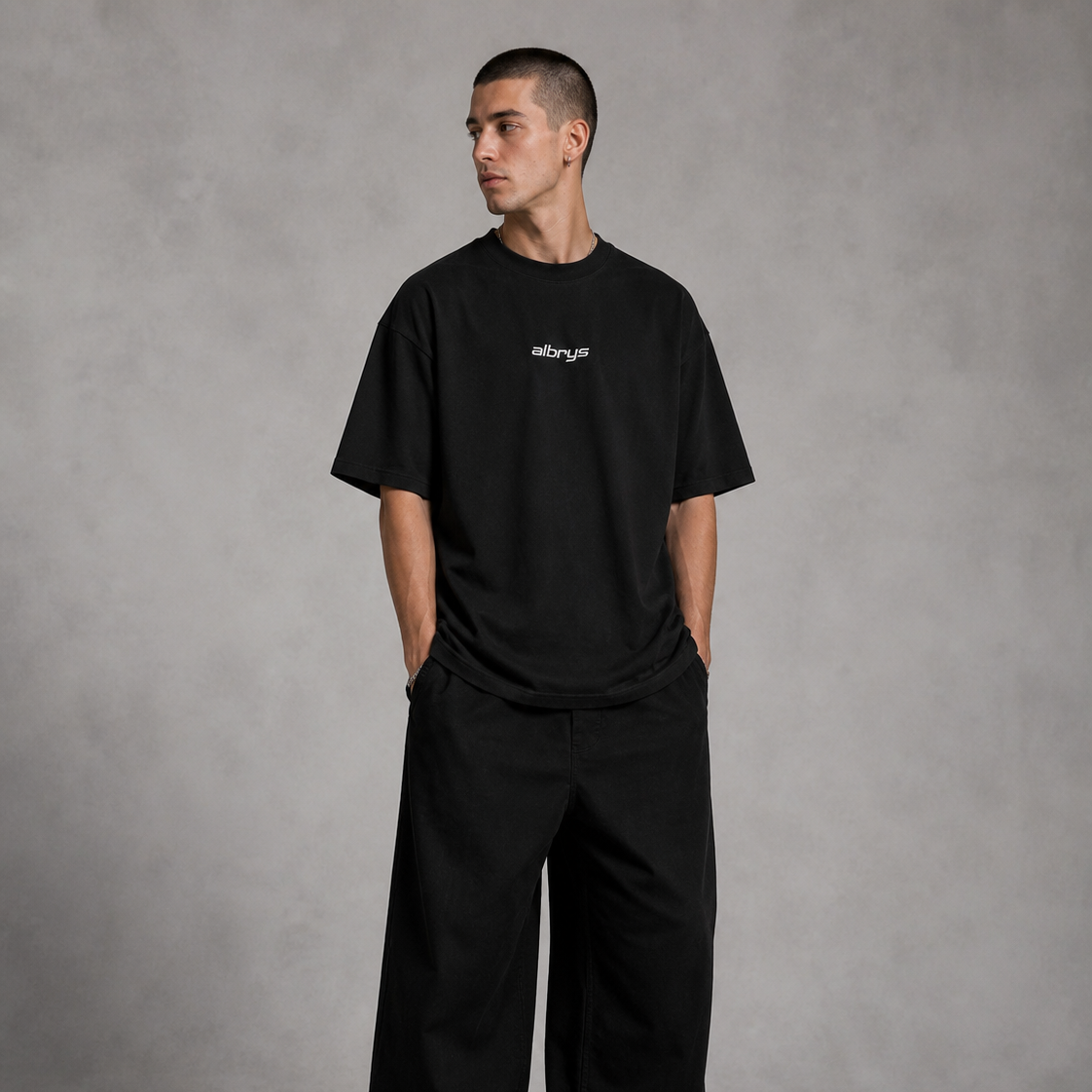 BLACK ESSENTIAL TEE