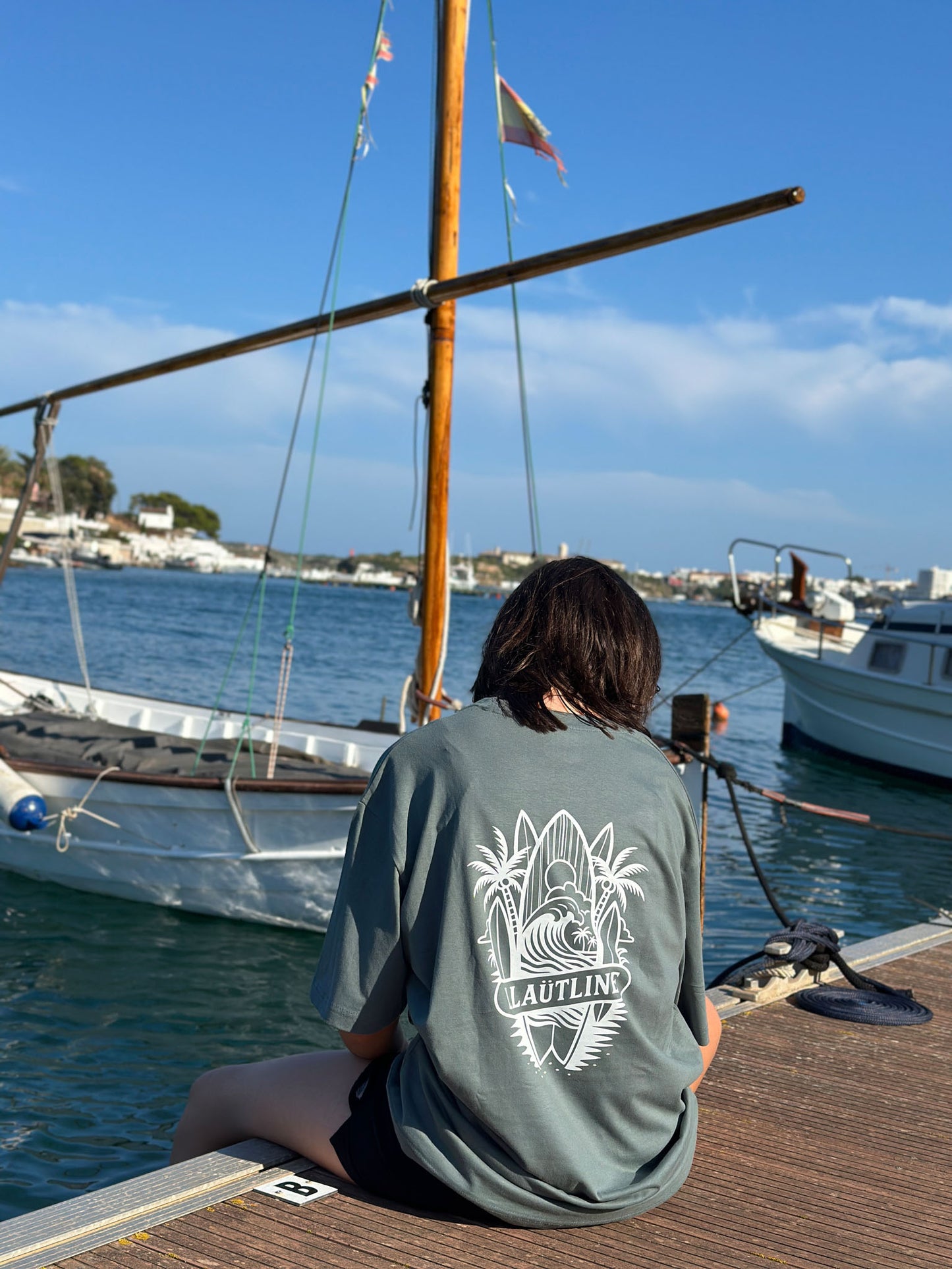Camiseta Oversize color verde| Llaüt Line Urban | Estilo Náutico Mediterráneo